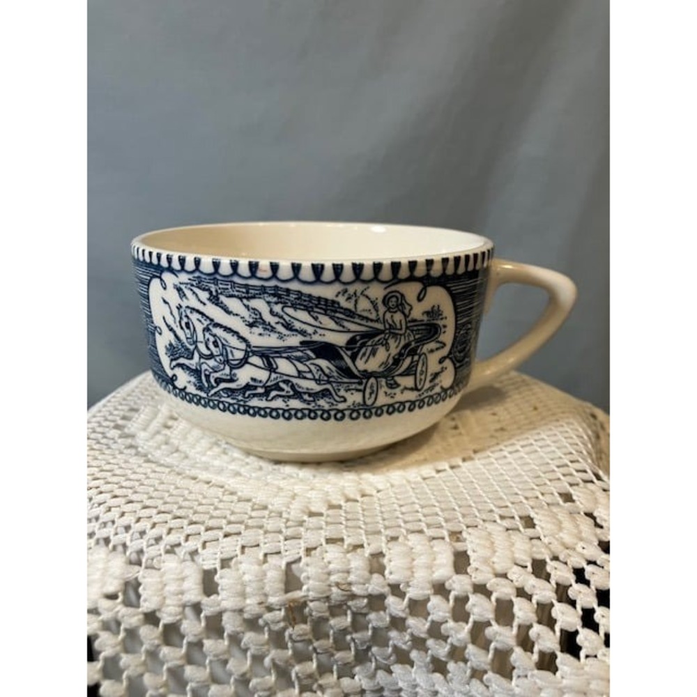 Pair of Currier and‎ Ives Coffee/Tea Cups Vintage Great Condition